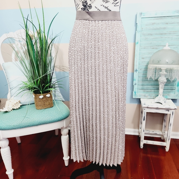 NWT Vince Camuto Pleated Midi Skirt - Picture 3 of 11